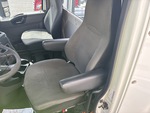 KN160283 - 2019 International LT625: Seats/Armrests