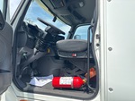 KN160283 - 2019 International LT625: Grab Rails