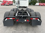 KL722687 - 2019 International LT625: Mud Flaps