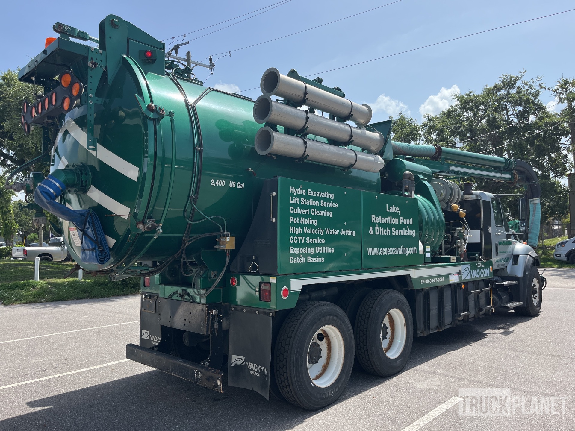 Aspect général with Image, coin arrière droit