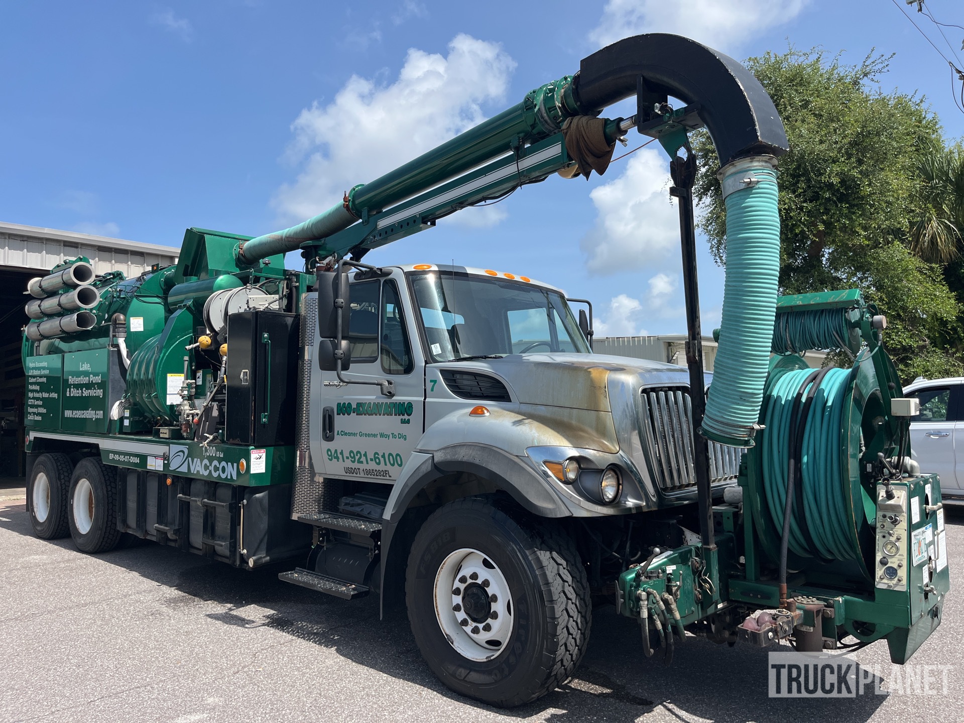 Aspect général with Image, coin avant droit