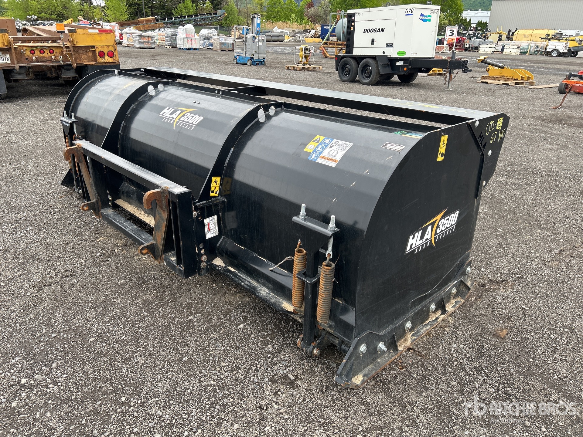 General Appearance with Bild, Ecke vorne rechts