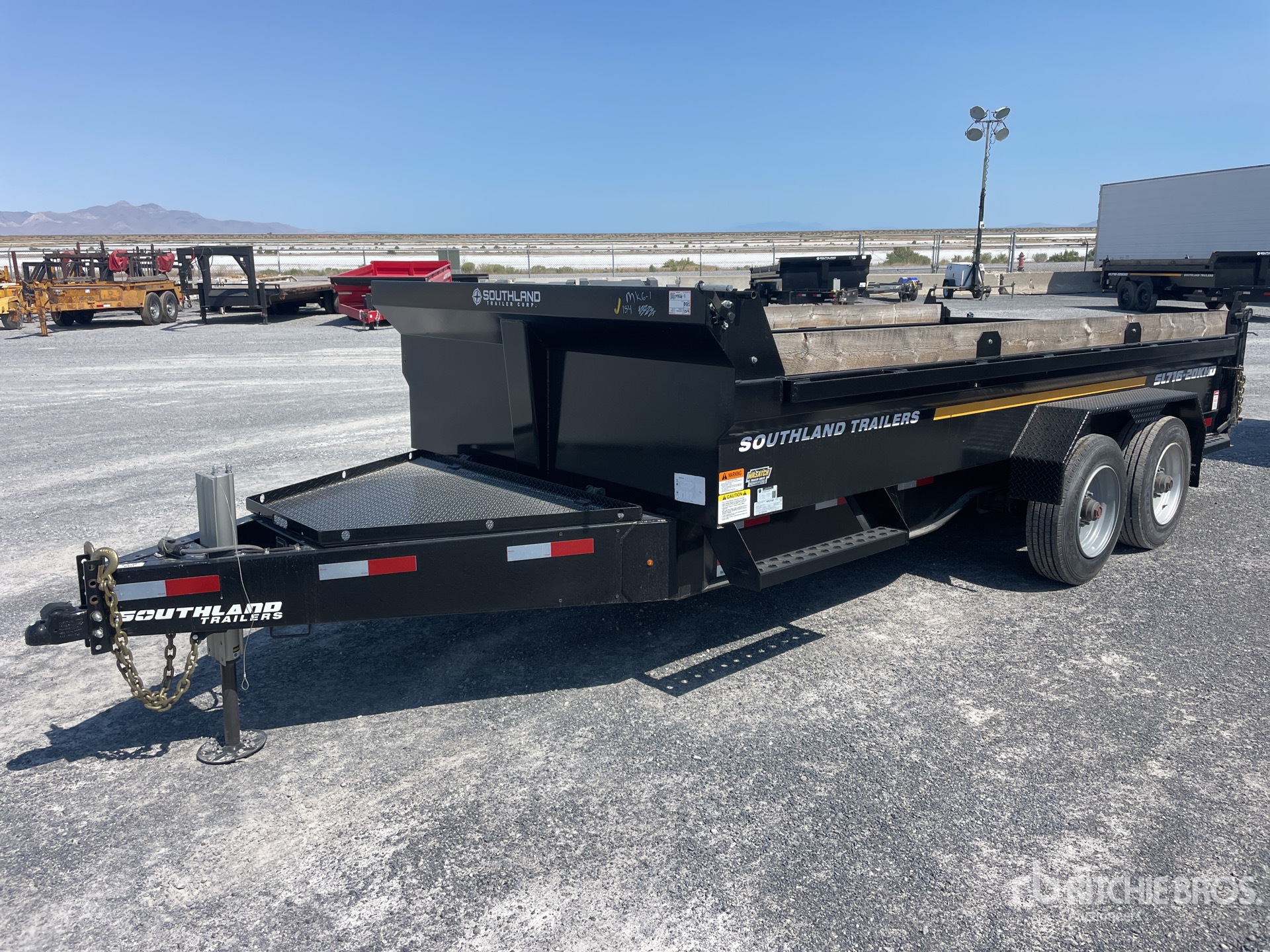 General Appearance with Image, coin avant gauche