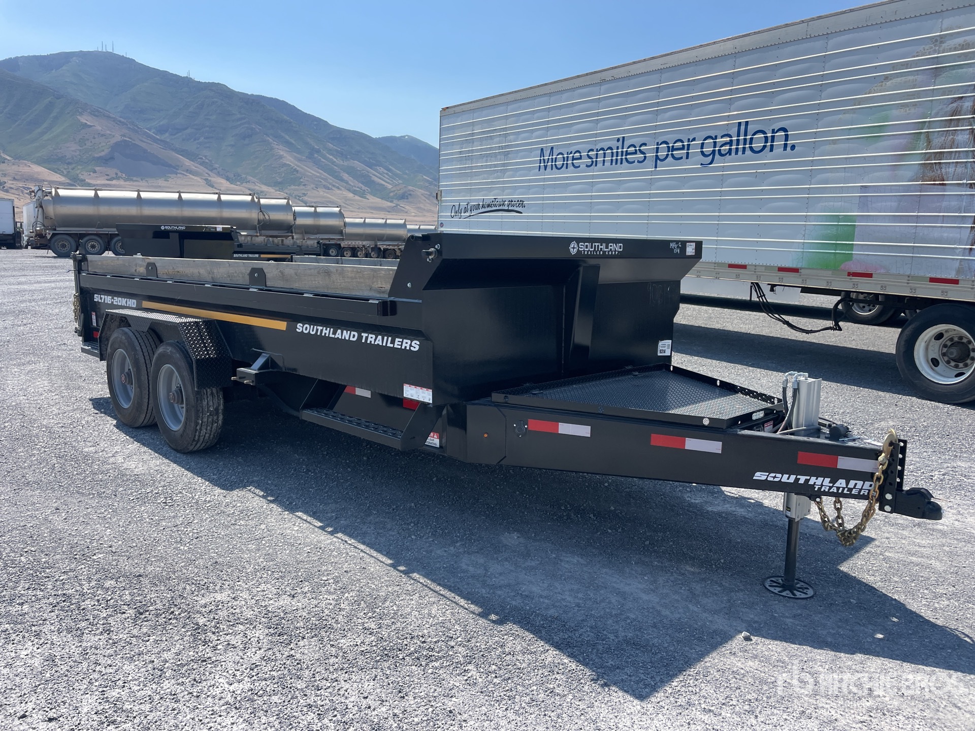 General Appearance with Image, coin avant droit