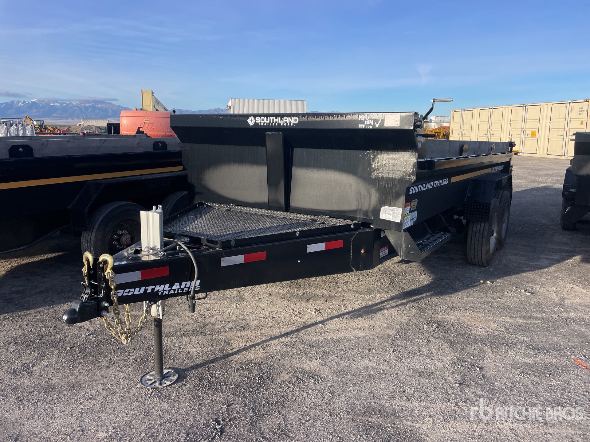 General Appearance with Bild, Ecke vorne links