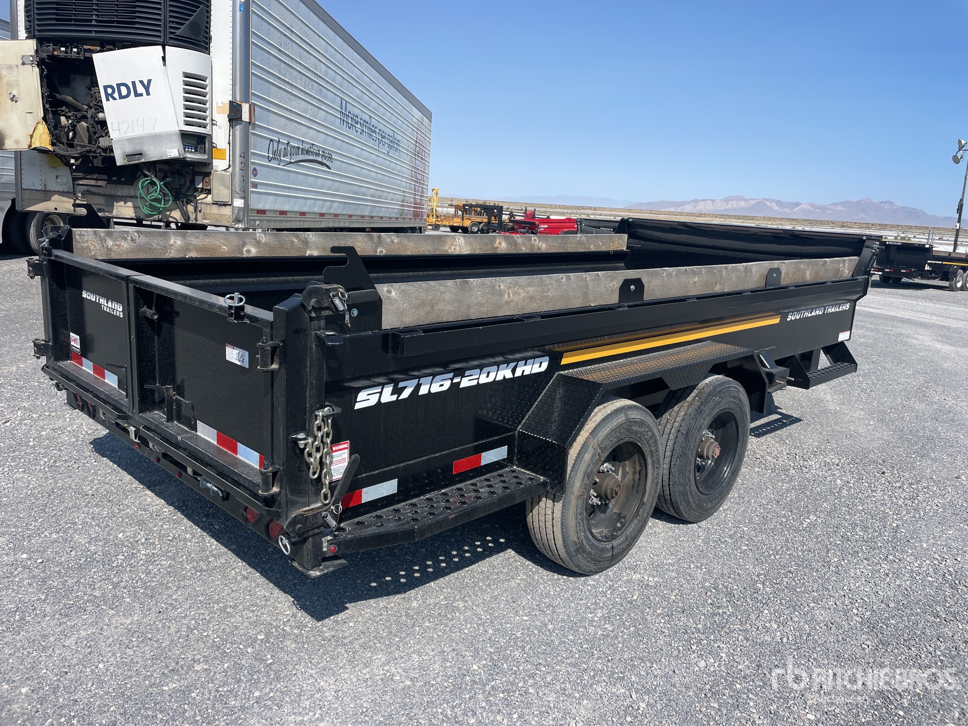 General Appearance with Foto, angolo anteriore sinistro