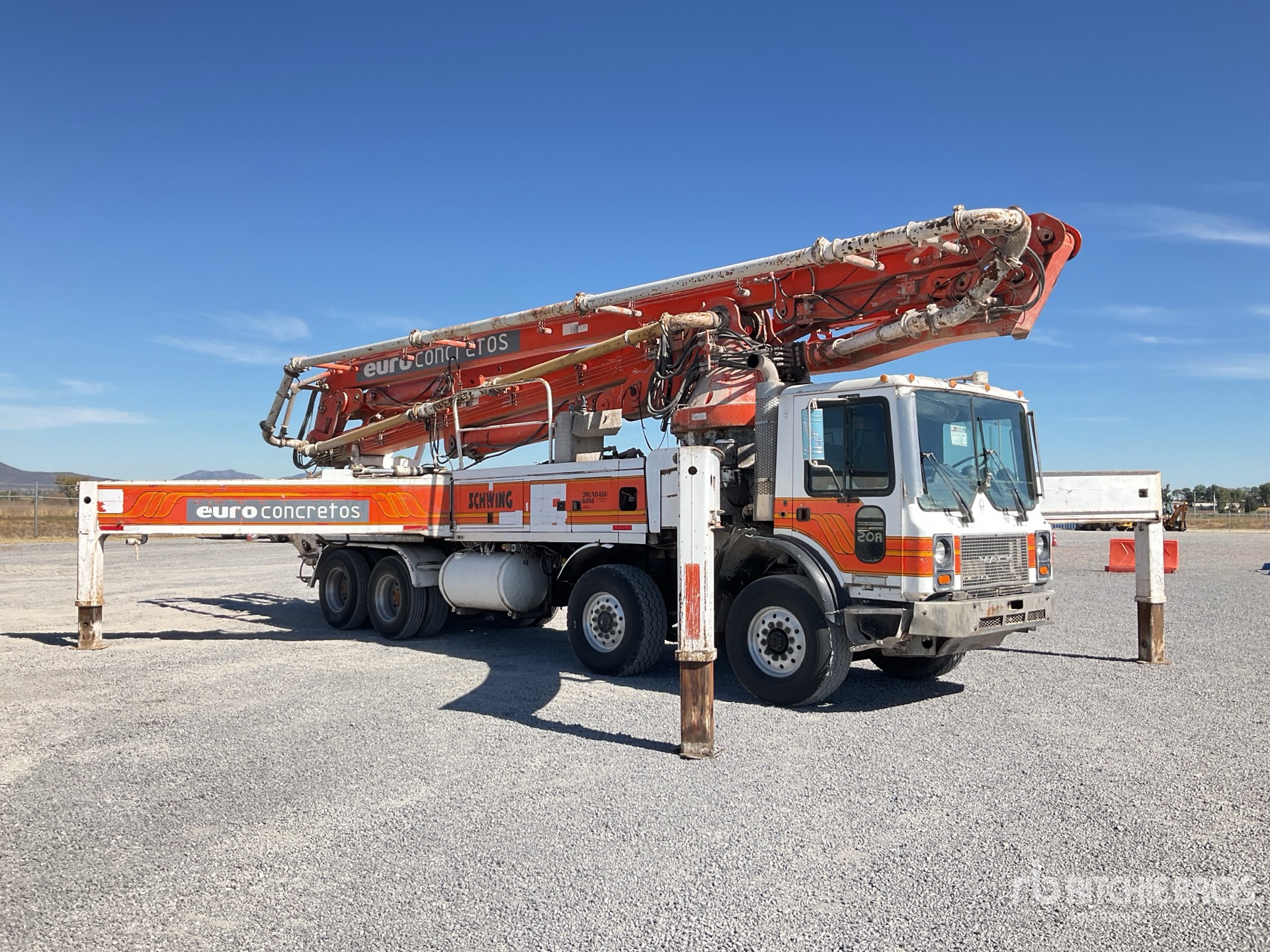 General Appearance with Bild, Ecke vorne rechts