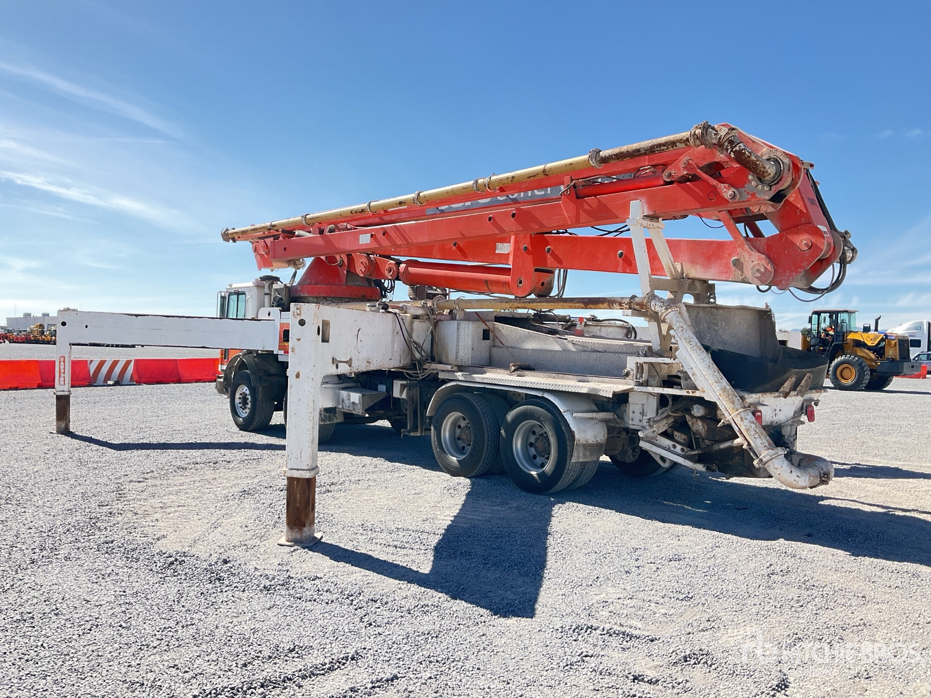 General Appearance with Bild, Ecke hinten links