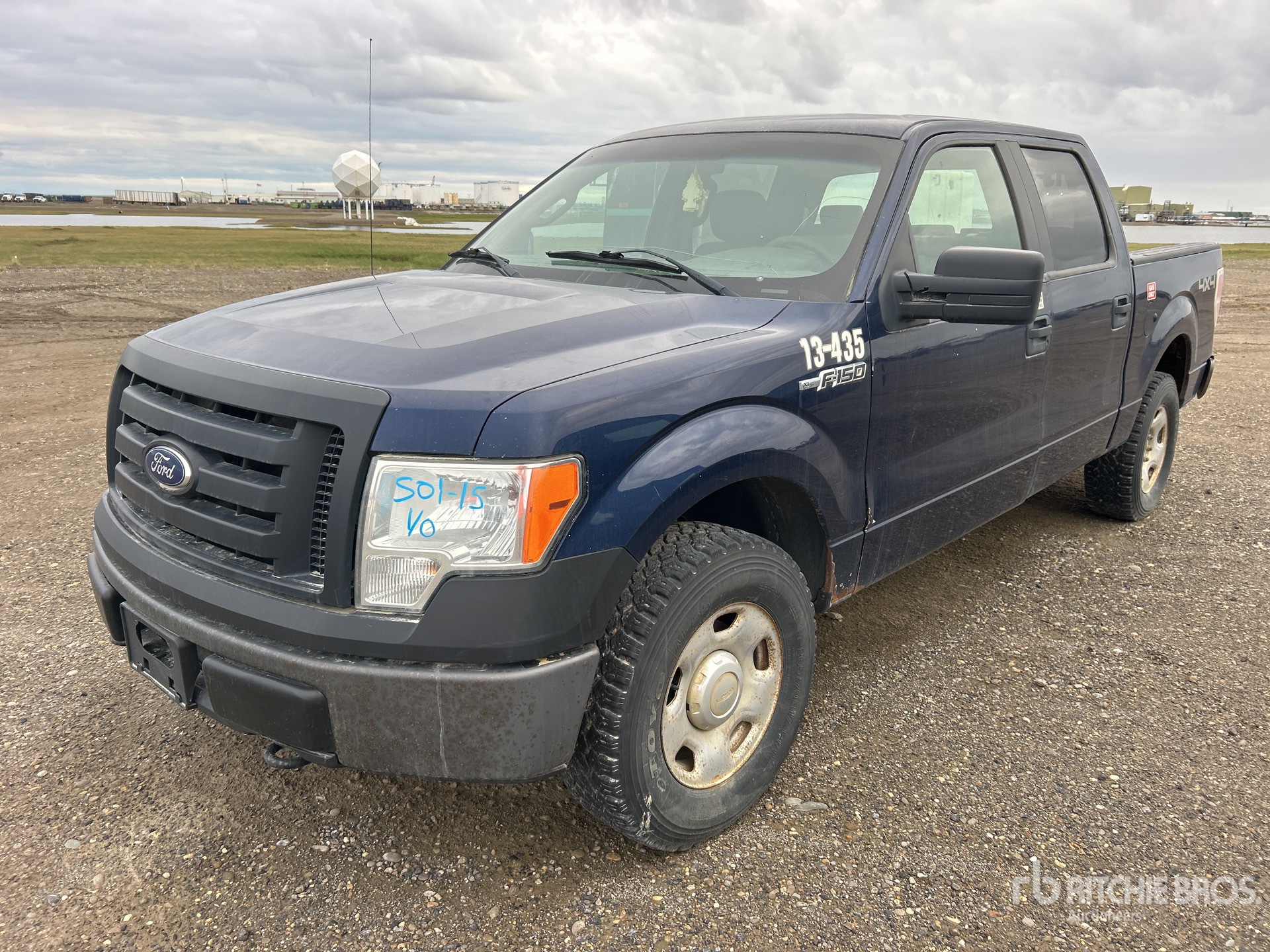 General Appearance with Picture, Left Front Corner