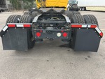 KL729454 - 2019 International LT625: Mud Flaps