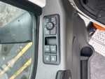 KL595670 - 2019 International LT625: Window Controls
