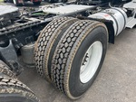 KL595670 - 2019 International LT625: Right Front Drive Tires