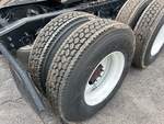 KL595670 - 2019 International LT625: Right Rear Drive Tires