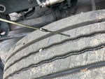 KL595670 - 2019 International LT625: Engine Oil level on Dipstick