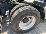 KL537006 - 2019 International LT625: Right Front Drive Tires