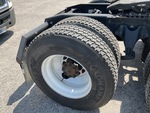 KL537006 - 2019 International LT625: Right Rear Drive Tires