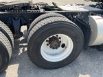 KL414816 - 2019 International LT625: Right Front Drive Tires