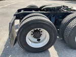 KL414816 - 2019 International LT625: Right Rear Drive Tires