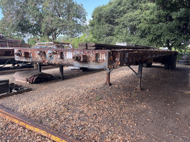 1972 Fruehauf T/A Flatbed Trailer