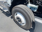 KN138535 - 2019 International LT625: Right Steer Tire