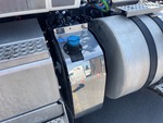 KN138535 - 2019 International LT625: DEF / AdBlue Tank