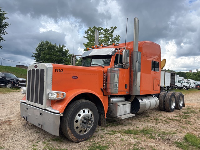 2022 Peterbilt 389 6x4 T/A Sleeper Truck Tractor