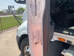 KN317520 - 2019 International RH613: Motor Vehicle Safety Standards Label