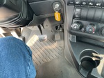 KN750510 - 2019 International LT625: Control Station # 11