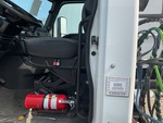 KN750510 - 2019 International LT625: Grab Rails