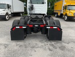 KL357951 - 2019 International LT625: Mud Flaps