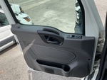 KL357951 - 2019 International LT625: Cab Doors