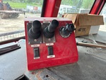 Control Station with Elementy sterujące układem hydraulicznym