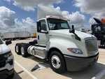 KN100054 - 2019 International LT625: Picture, Right Front Corner