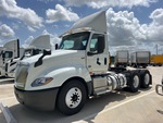 KN100054 - 2019 International LT625: Picture, Left Front Corner