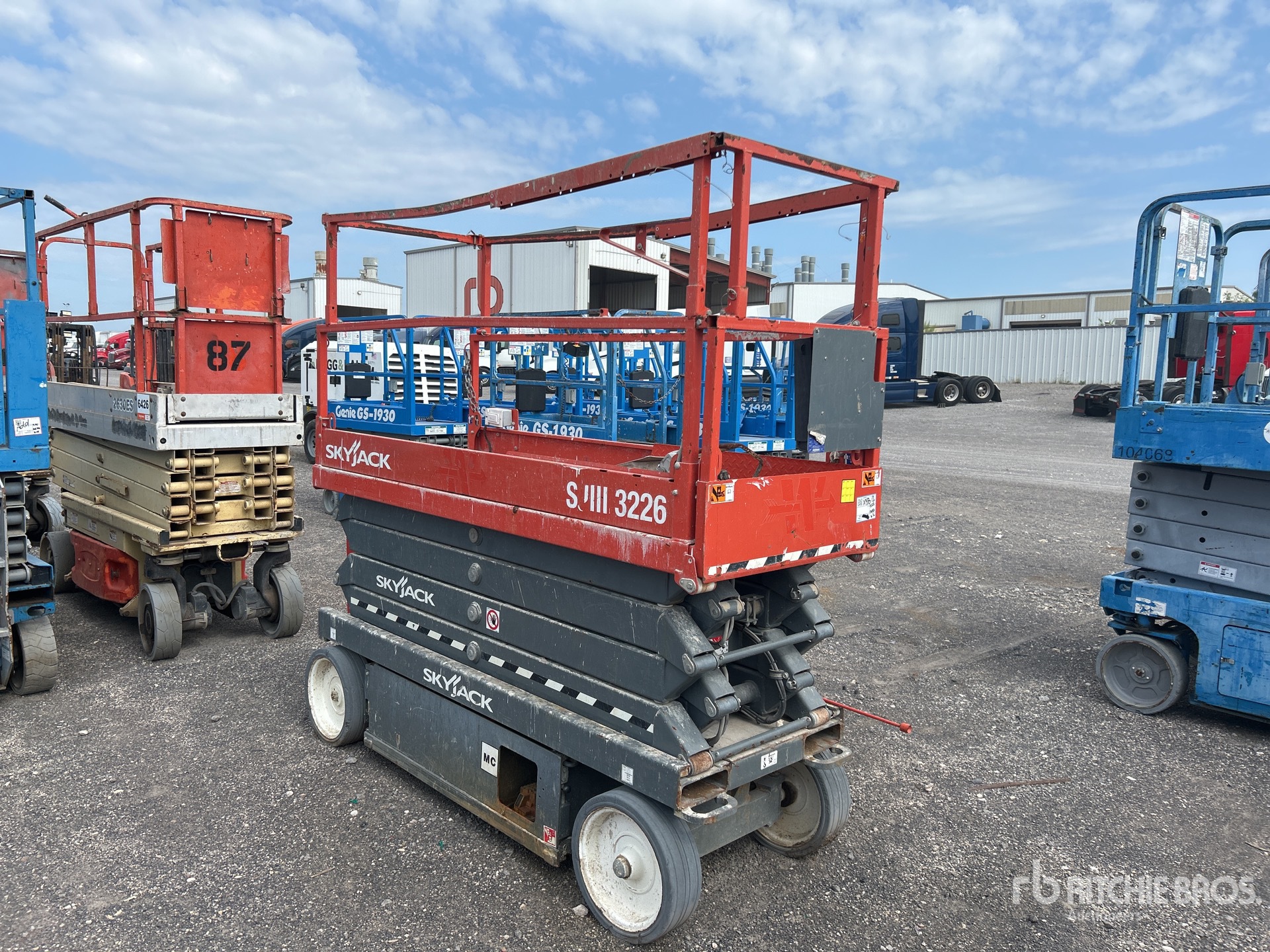 General Appearance with Picture, Right Front Corner