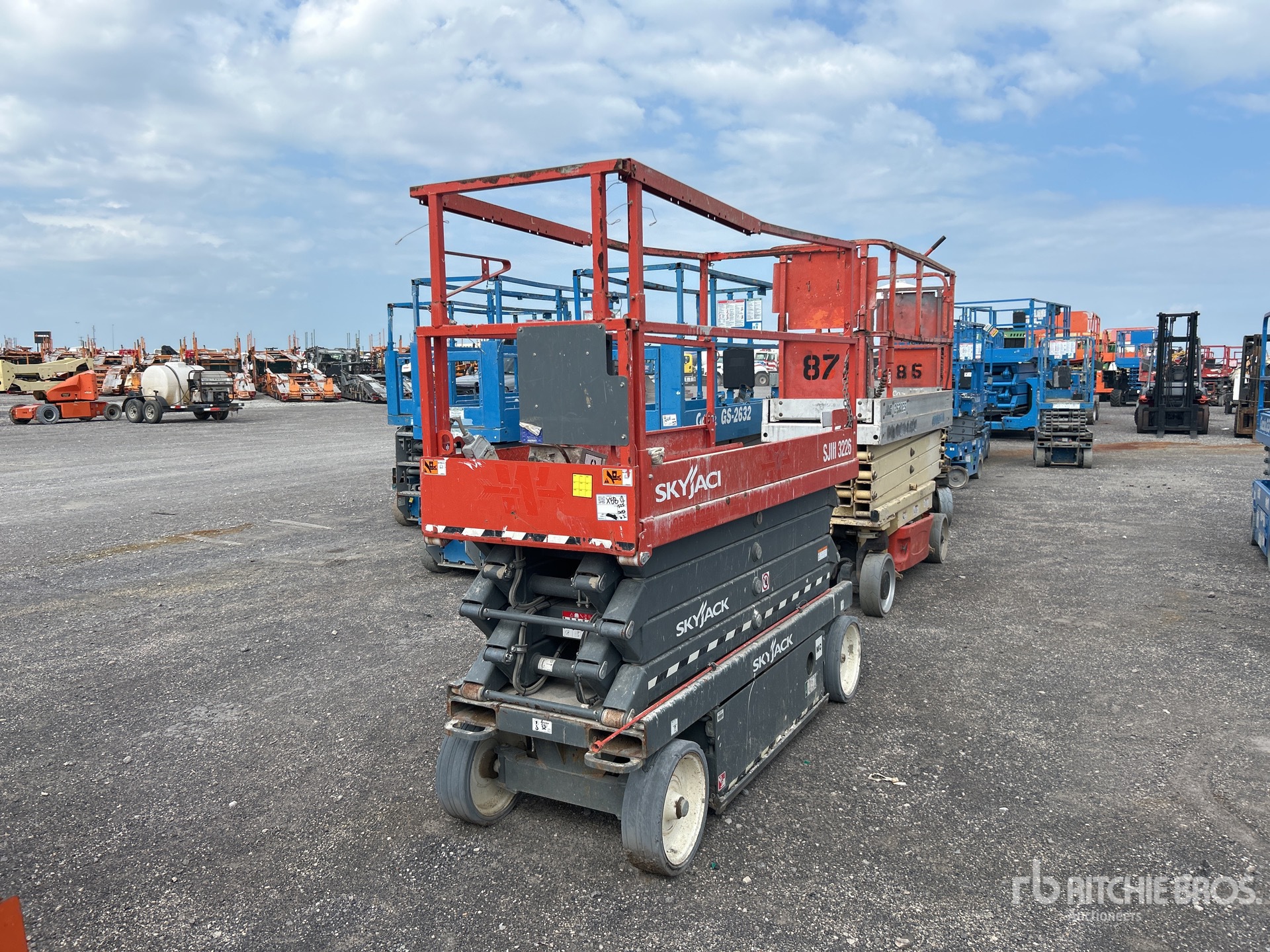 General Appearance with Featured Photo