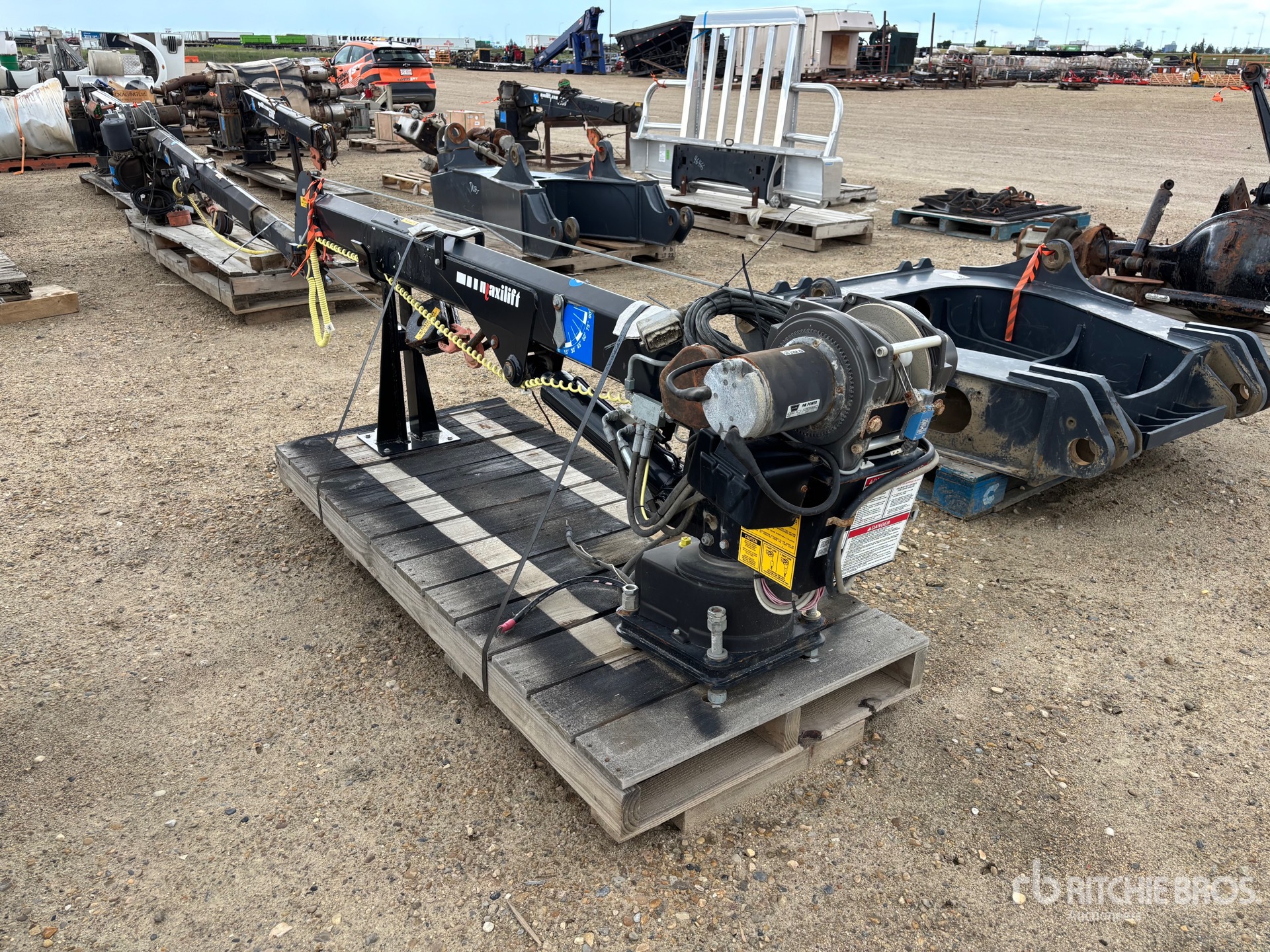 General Appearance with Foto, angolo posteriore sinistro