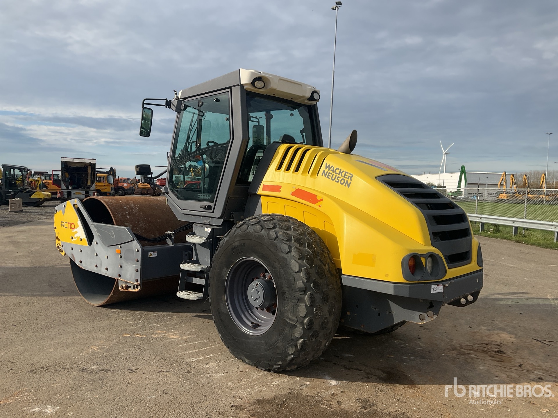 General Appearance with Imagen: esquina trasera izquierda