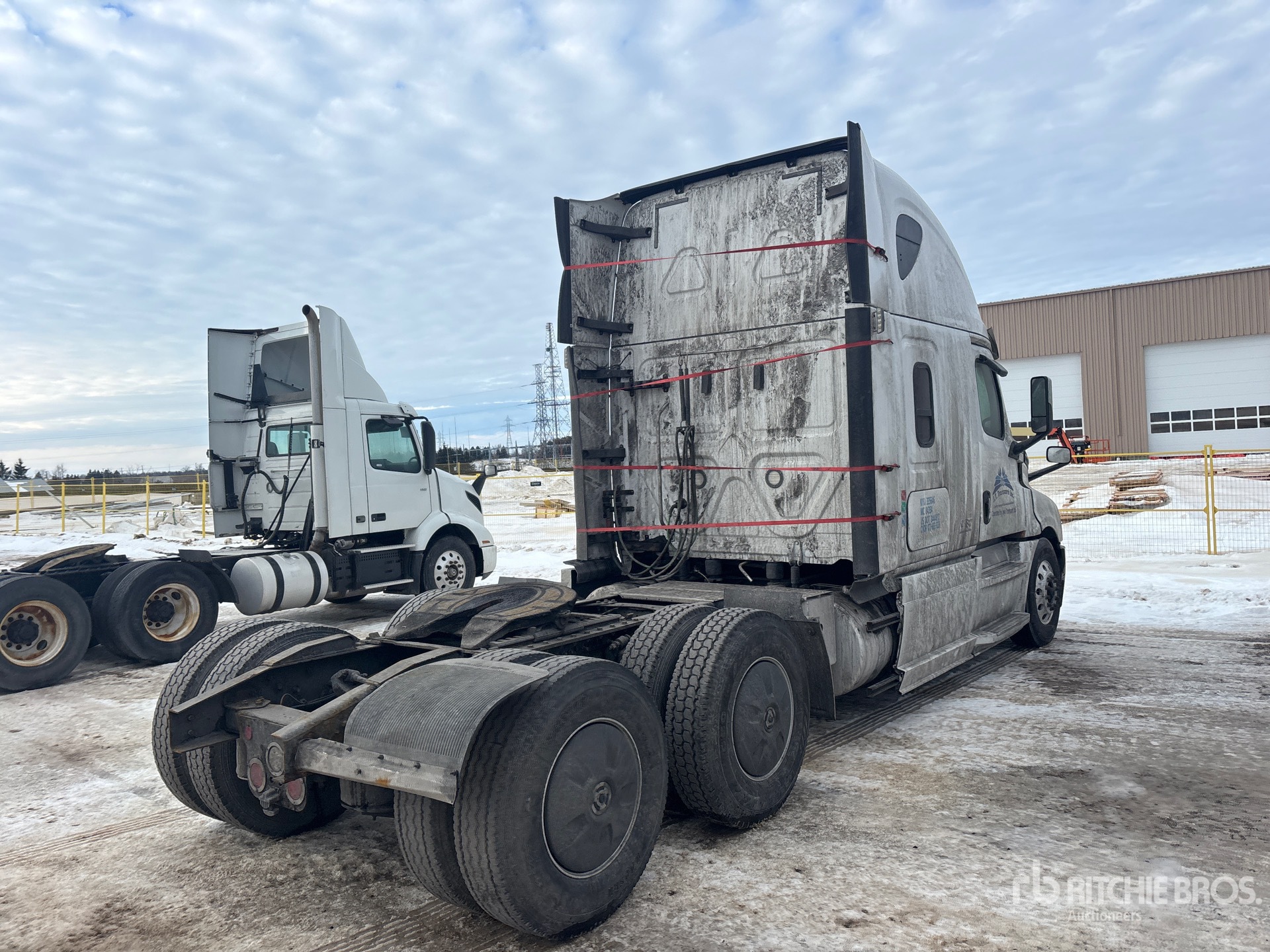 General Appearance with Foto, angolo anteriore sinistro