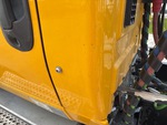 KN730133 - 2019 International LT625: Truck Paint and Body Damage