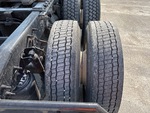 KN730133 - 2019 International LT625: Right Rear Drive Tires