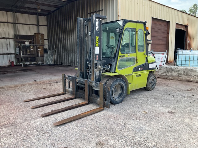 Clark C40D 7050 lb Cushion Tire Forklift