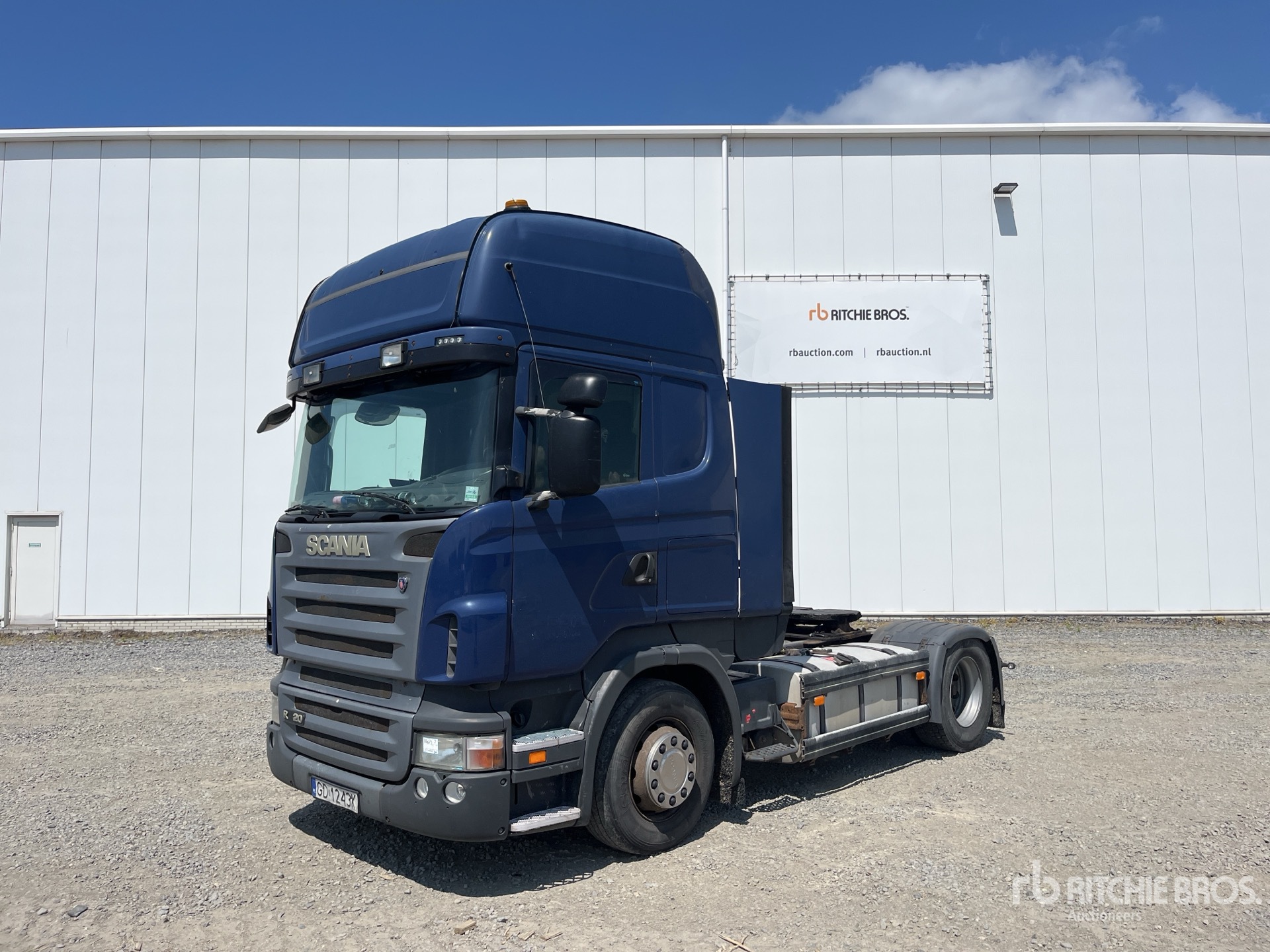 General Appearance with Operation Video