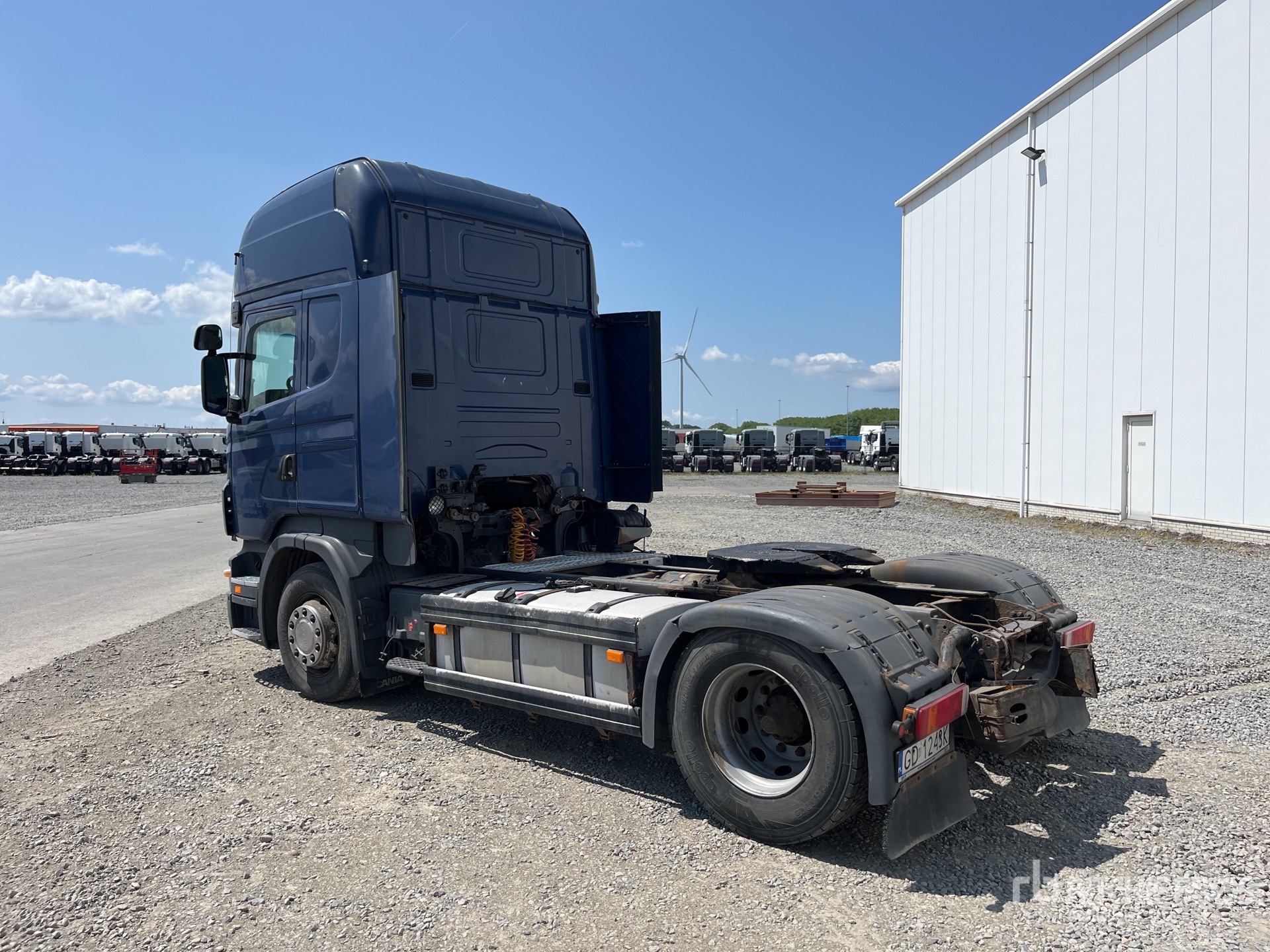 General Appearance with Picture, Left Rear Corner