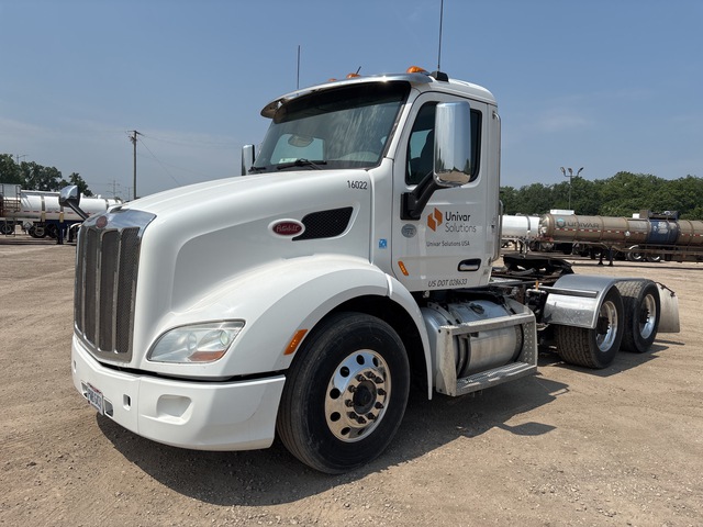 2016 Peterbilt 579 6x4 T/A Day Cab Truck Tractor