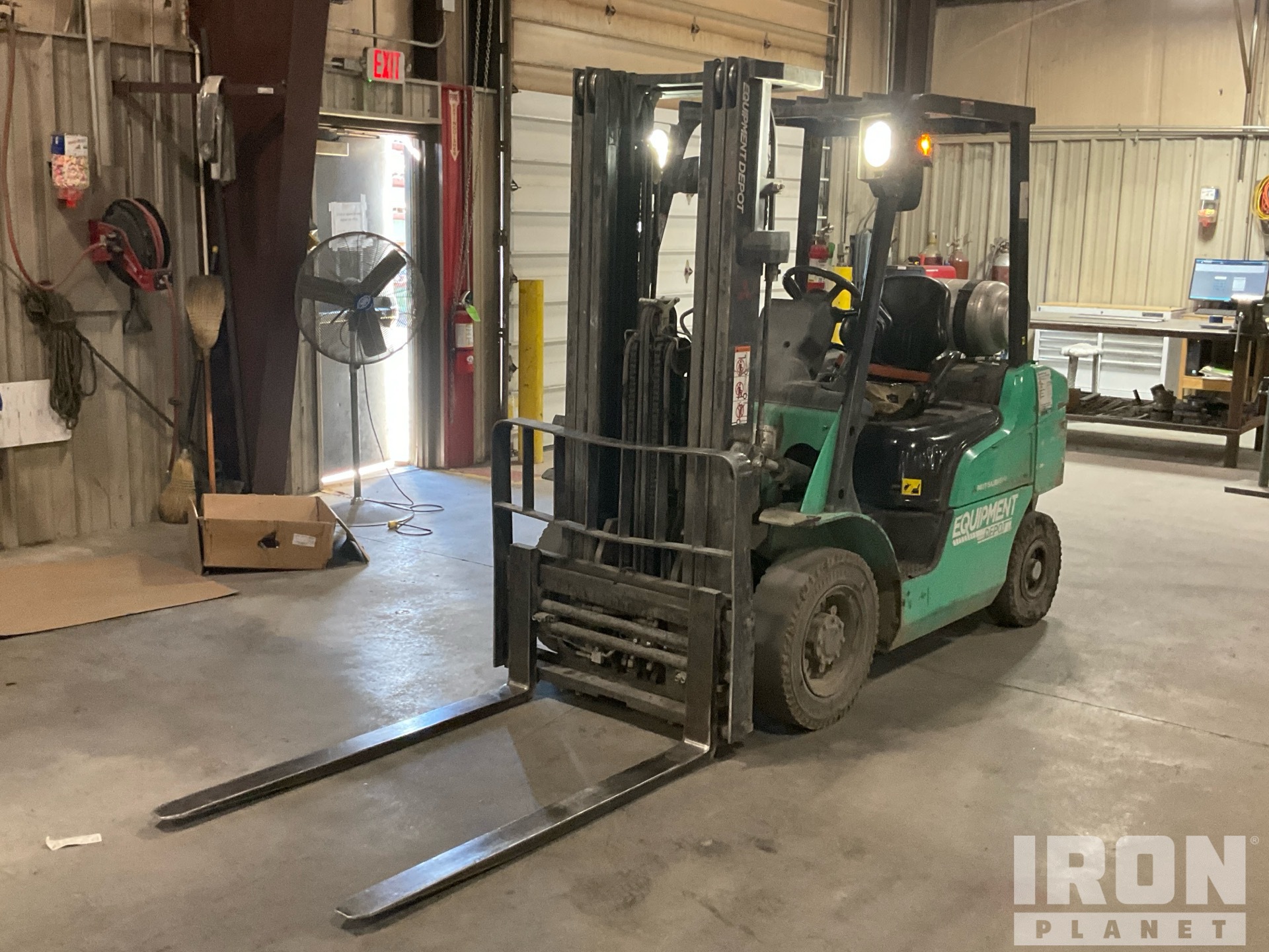 General Appearance - Lift Truck* with Foto, angolo anteriore sinistro