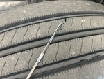 KL440230 - 2019 International LT625: Engine Oil level on Dipstick