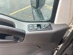 KL440230 - 2019 International LT625: Window Controls