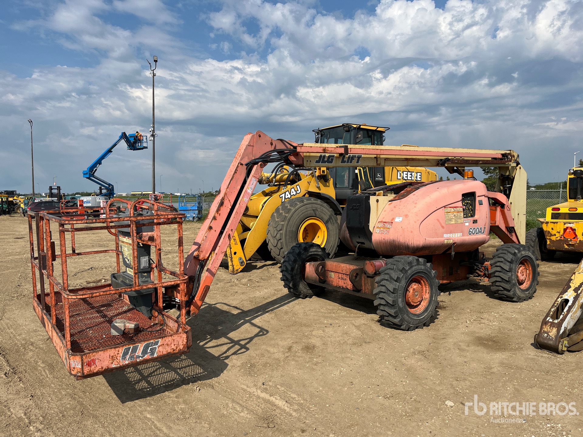 General Appearance with Featured Photo