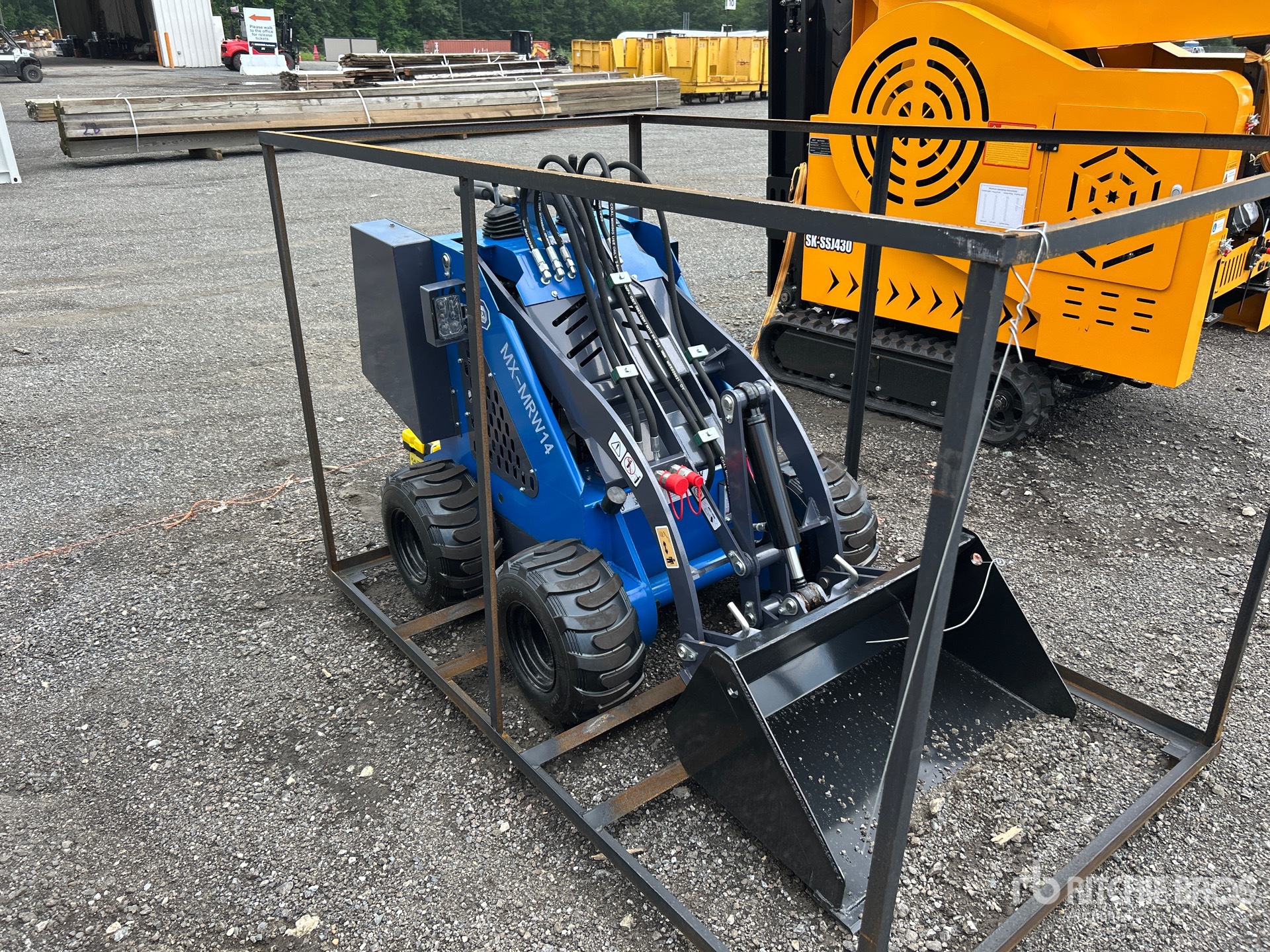 MINI CARGADOR SOBRE RUEDAS 2025 AGT MXMRW14
